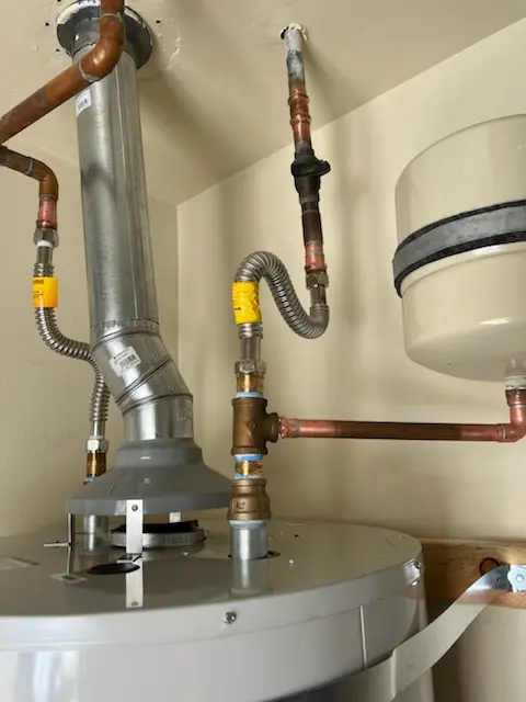 Water heater installation and plumbing repair in Northcliffe Manor